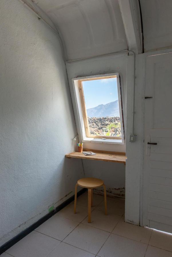 Basic En-Suite Bedroom By The Sea Guinea Exterior photo