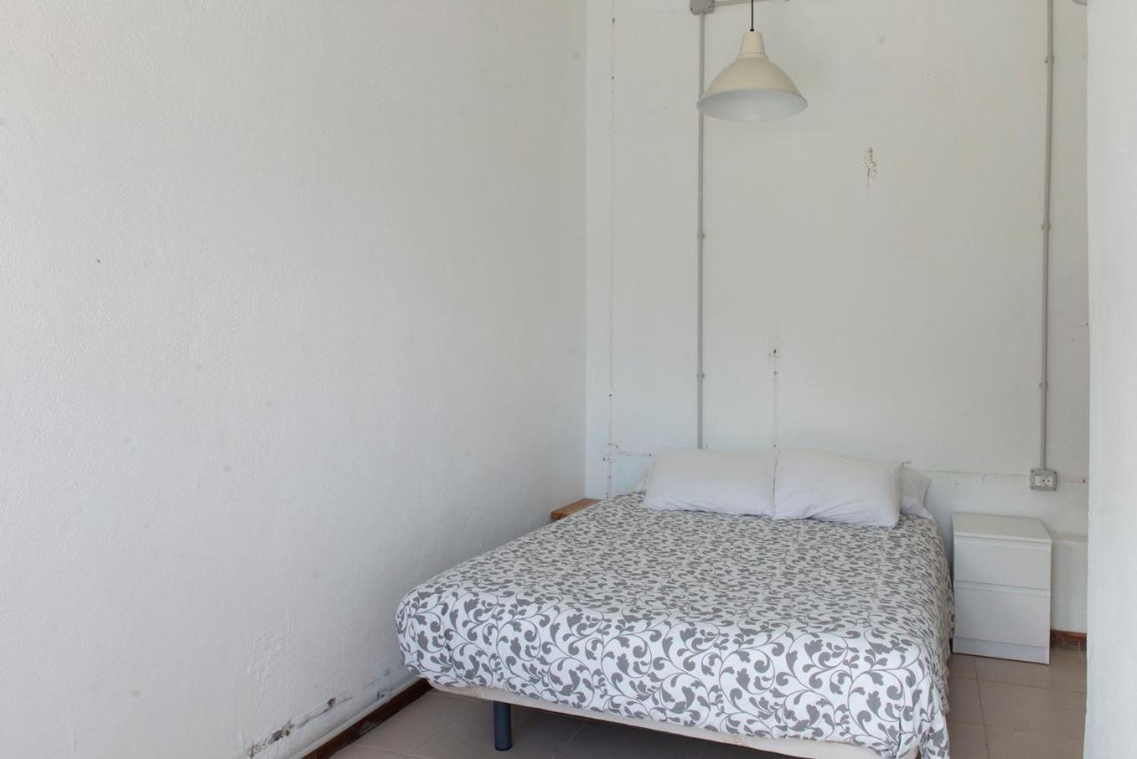Basic En-Suite Bedroom By The Sea Guinea Exterior photo