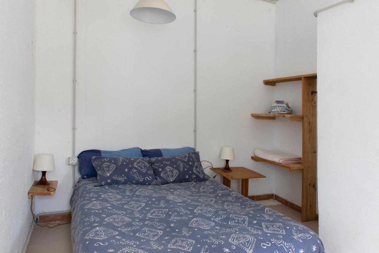 Basic En-Suite Bedroom By The Sea Guinea Exterior photo